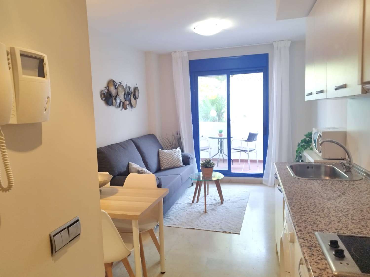GRAZIOSO APPARTAMENTO CON VISTA SUL MARE A 150 METRI DALLA SPIAGGIA DI BENALMADENA IN AFFITTO A LUNGO TERMINE