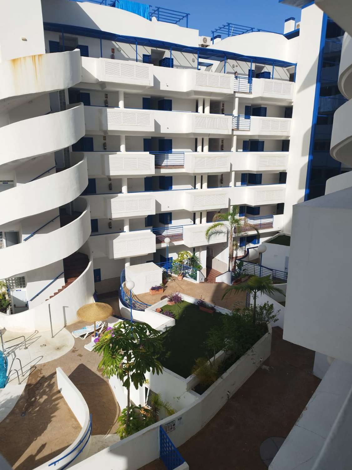 GRAZIOSO APPARTAMENTO CON VISTA SUL MARE A 150 METRI DALLA SPIAGGIA DI BENALMADENA IN AFFITTO A LUNGO TERMINE