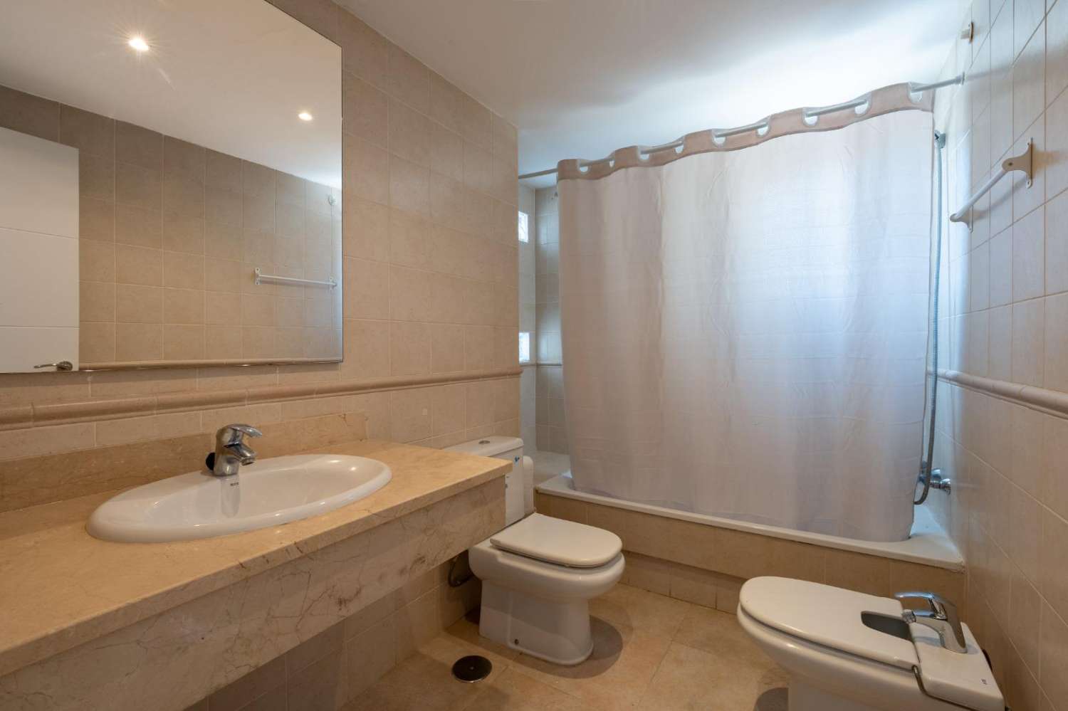 VACKER HELRENOVERAD MÖBLERAD DUPLEX TILL SALU I RIVIERA DEL SOL (MIJAS)