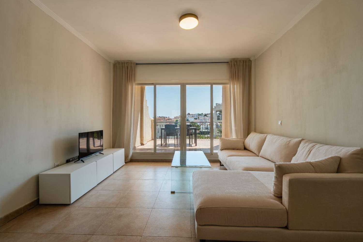 VACKER HELRENOVERAD MÖBLERAD DUPLEX TILL SALU I RIVIERA DEL SOL (MIJAS)
