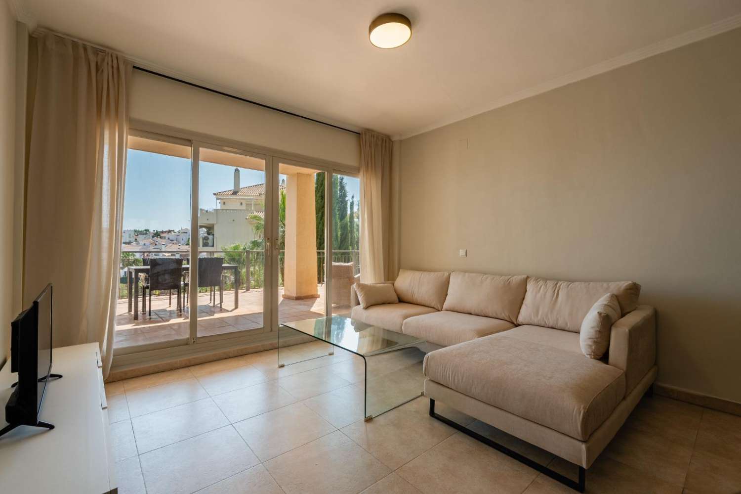 VACKER HELRENOVERAD MÖBLERAD DUPLEX TILL SALU I RIVIERA DEL SOL (MIJAS)