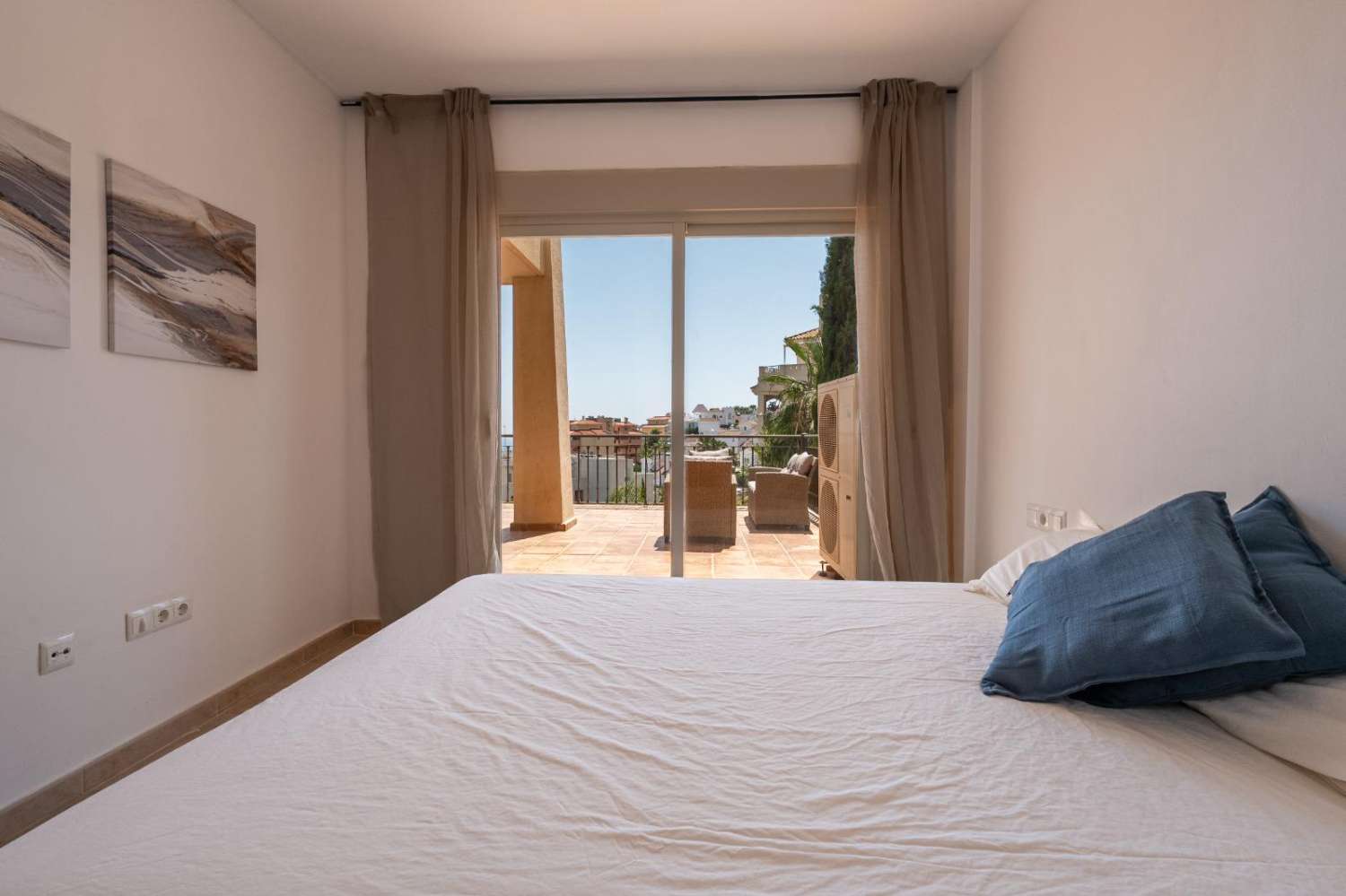 VACKER HELRENOVERAD MÖBLERAD DUPLEX TILL SALU I RIVIERA DEL SOL (MIJAS)
