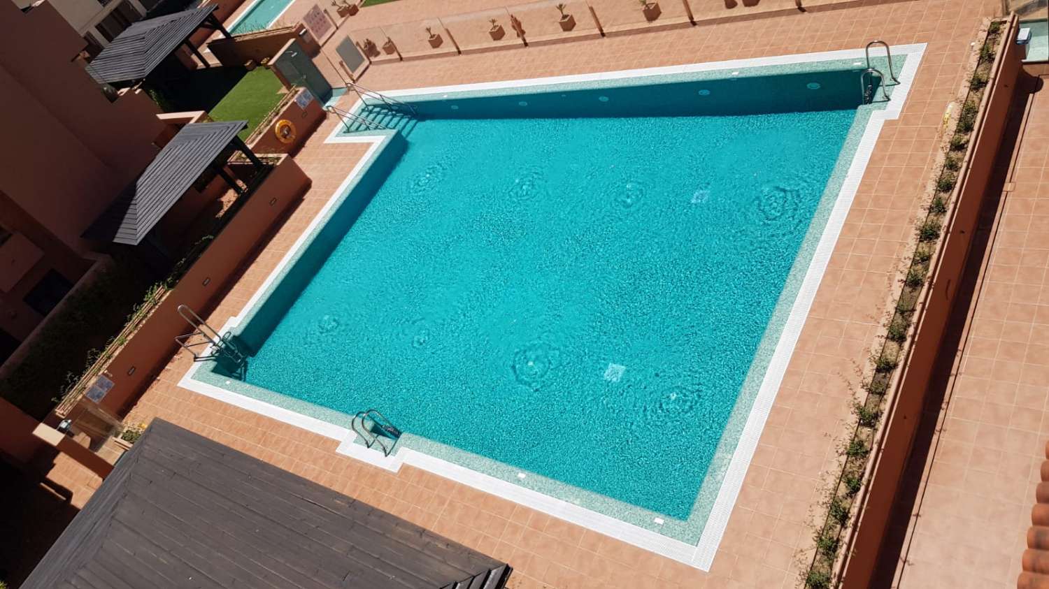 LÅNGSIKTIG - SEDAN SEPTEMBER MAGNIFIK LÄGENHET UTHYRES I ETT LYXKOMPLEX I BENALMADENA
