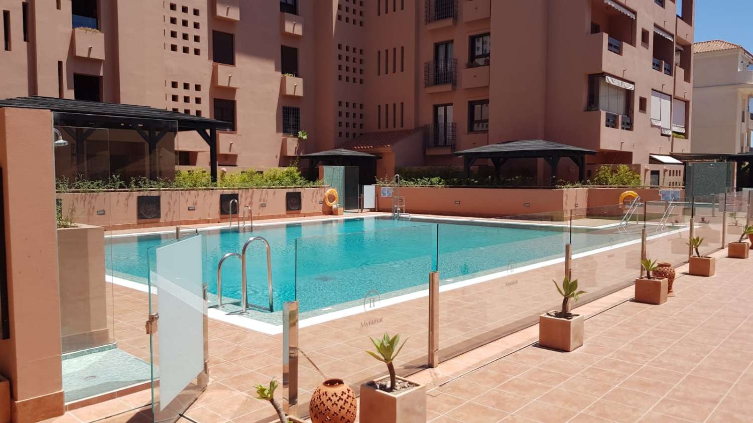 LÅNGSIKTIG - SEDAN SEPTEMBER MAGNIFIK LÄGENHET UTHYRES I ETT LYXKOMPLEX I BENALMADENA