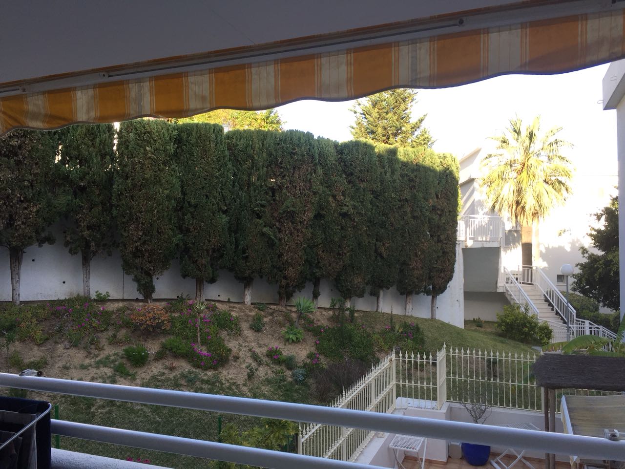 MOOI APPARTEMENT TE HUUR VOOR LANGE TERMIJN IN HET CENTRUM VAN LA CARIHUELA (TORREMOLINOS)