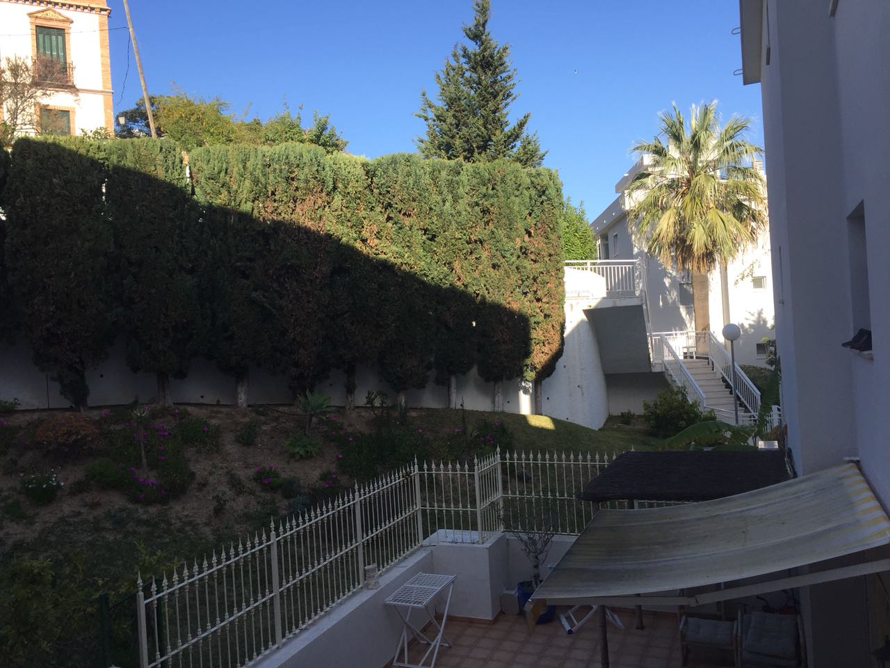 MOOI APPARTEMENT TE HUUR VOOR LANGE TERMIJN IN HET CENTRUM VAN LA CARIHUELA (TORREMOLINOS)