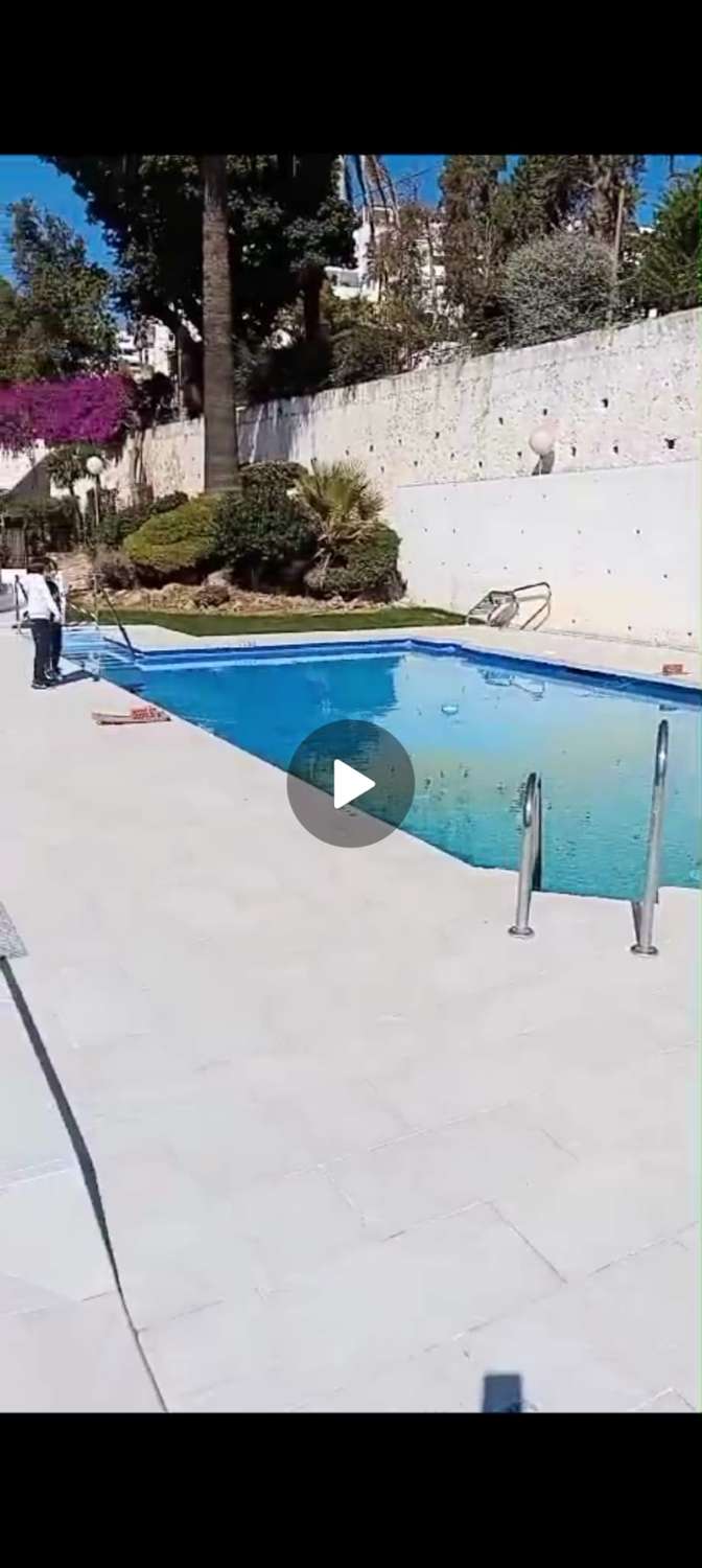 MOOI APPARTEMENT TE HUUR VOOR LANGE TERMIJN IN HET CENTRUM VAN LA CARIHUELA (TORREMOLINOS)