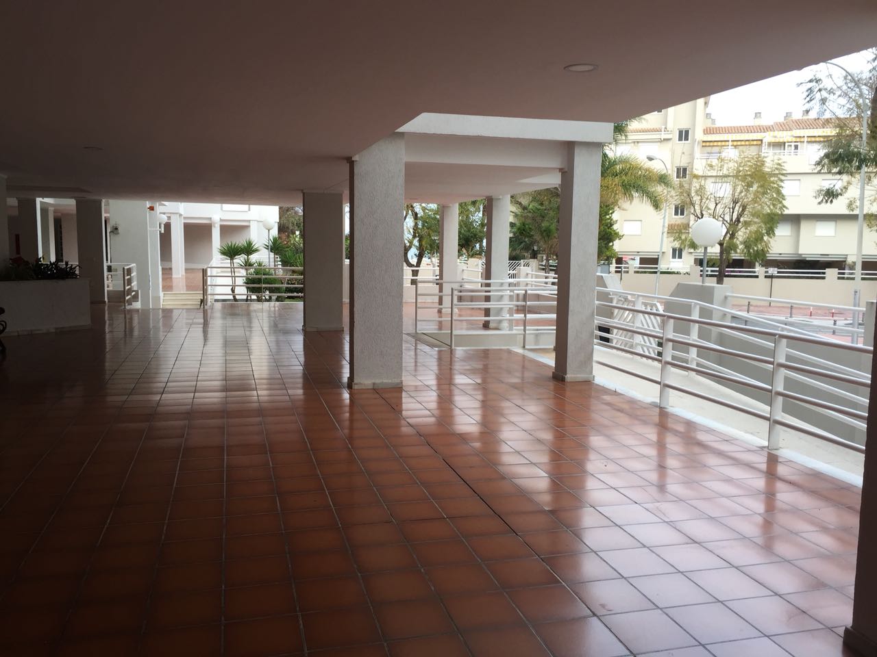 MOOI APPARTEMENT TE HUUR VOOR LANGE TERMIJN IN HET CENTRUM VAN LA CARIHUELA (TORREMOLINOS)
