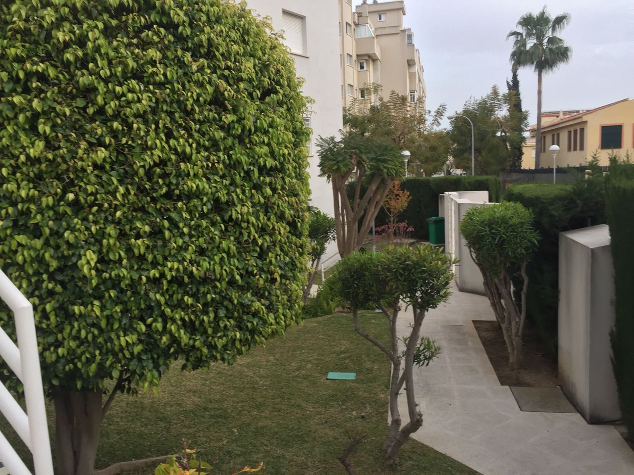 HALVE TERMIJN VERHUUR VAN 1.9.25-30.6.26 MOOI APPARTEMENT IN HET CENTRUM VAN LA CARIHUELA (TORREMOLINOS)