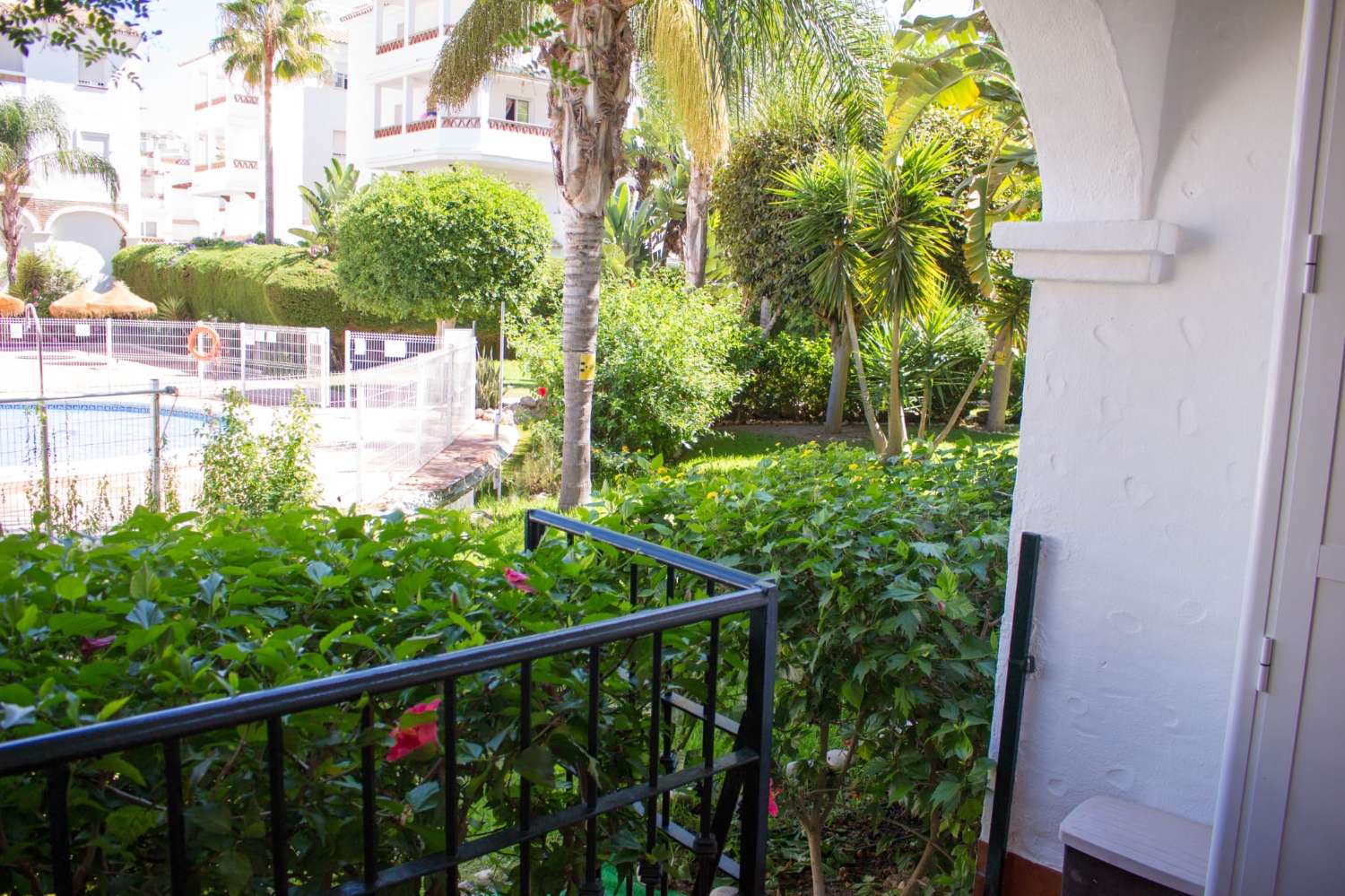 MEDIA TEMPORADA SE ALQUILA DESDE 1.9. 25-30.6.26  BONITO APARTAMENTO EN PLANTA BAJA A 150 METROS DE LA PLAYA EN BENALMADENA