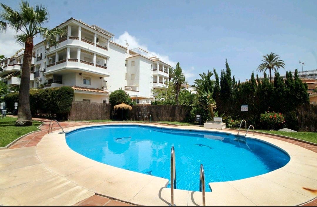 MEDIA TEMPORADA SE ALQUILA DESDE 1.9. 25-30.6.26  BONITO APARTAMENTO EN PLANTA BAJA A 150 METROS DE LA PLAYA EN BENALMADENA