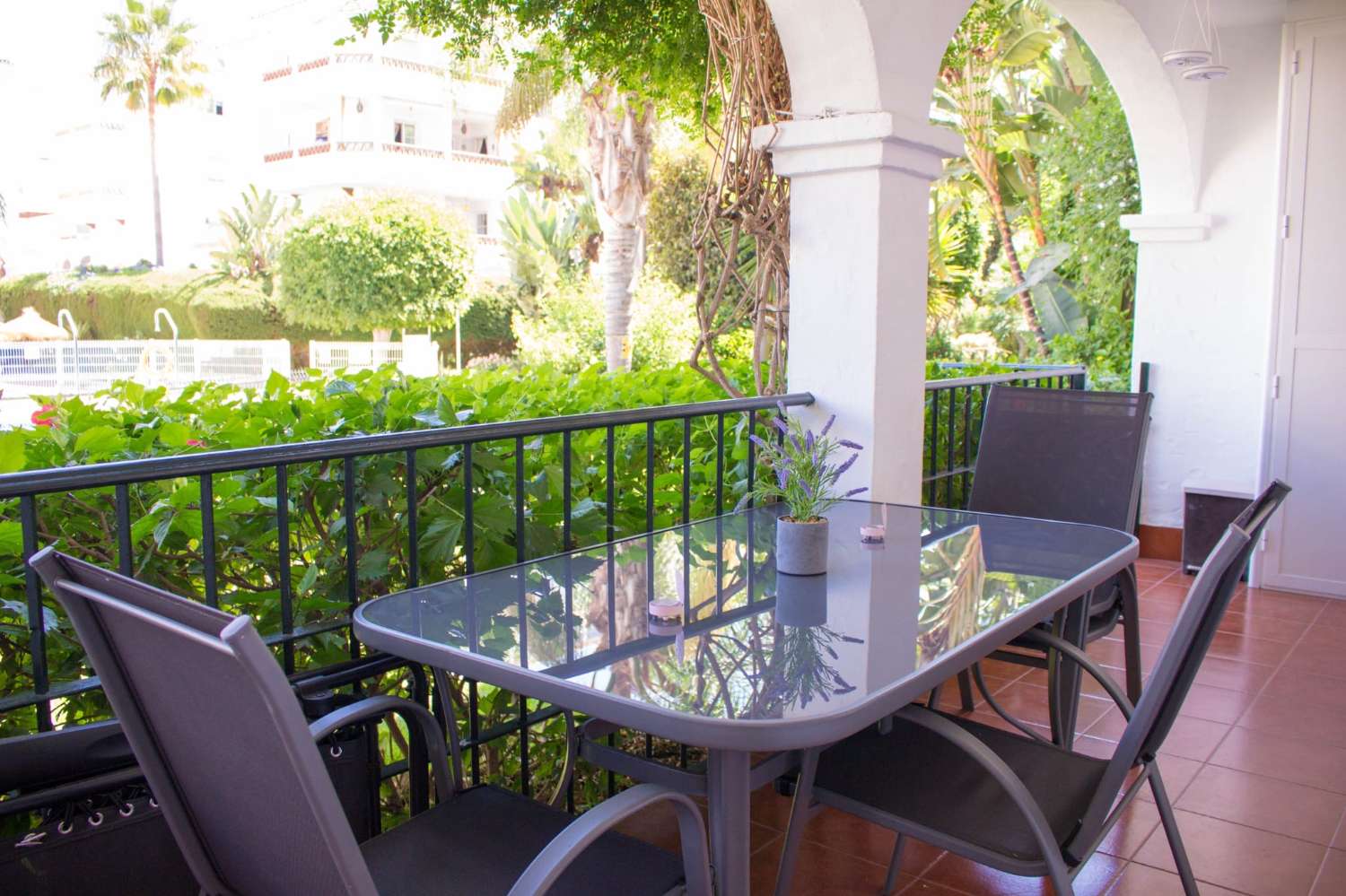MEDIA TEMPORADA SE ALQUILA DESDE 1.9. 25-30.6.26  BONITO APARTAMENTO EN PLANTA BAJA A 150 METROS DE LA PLAYA EN BENALMADENA