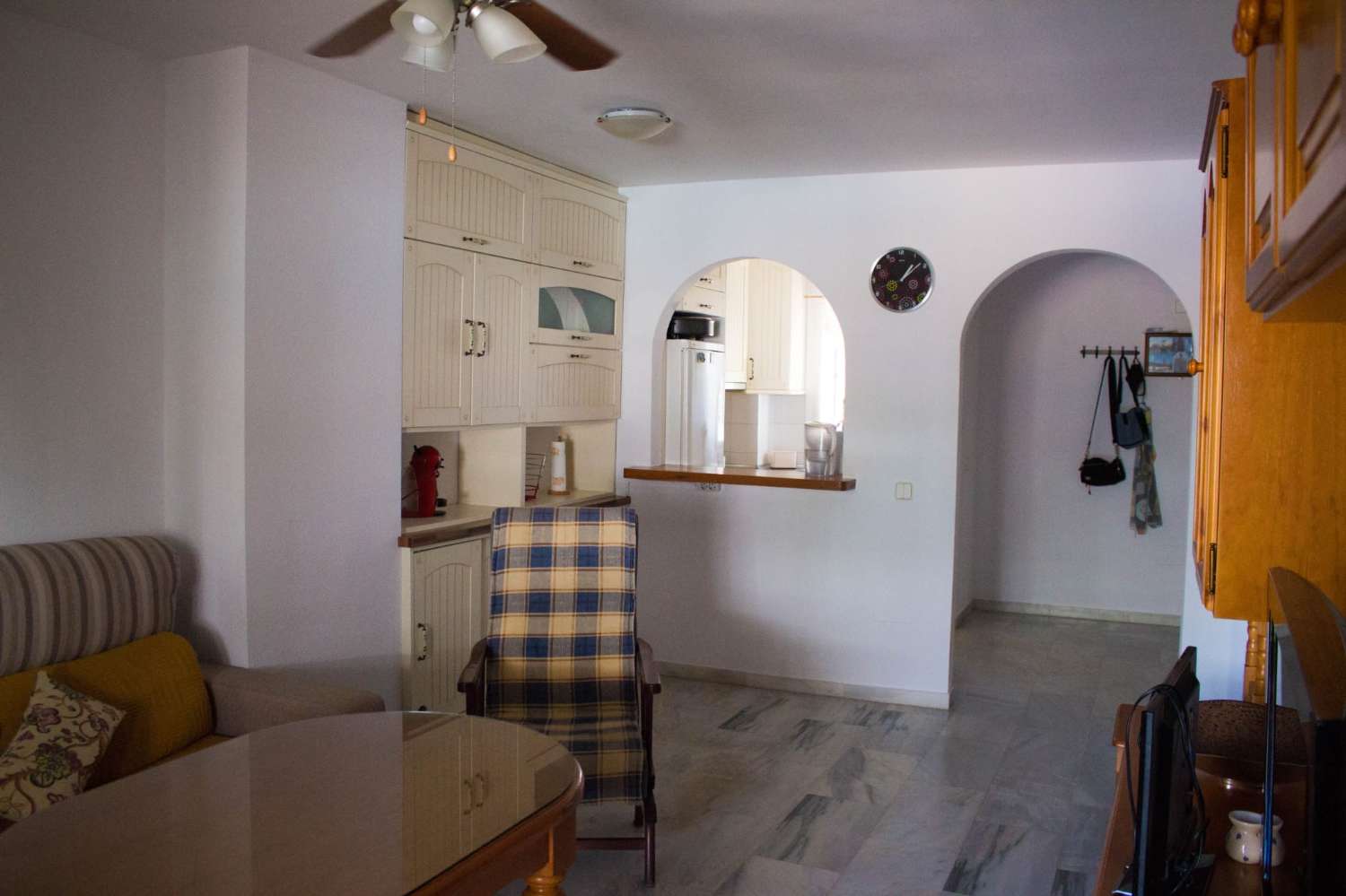 MEDIA TEMPORADA SE ALQUILA DESDE 1.9. 25-30.6.26  BONITO APARTAMENTO EN PLANTA BAJA A 150 METROS DE LA PLAYA EN BENALMADENA