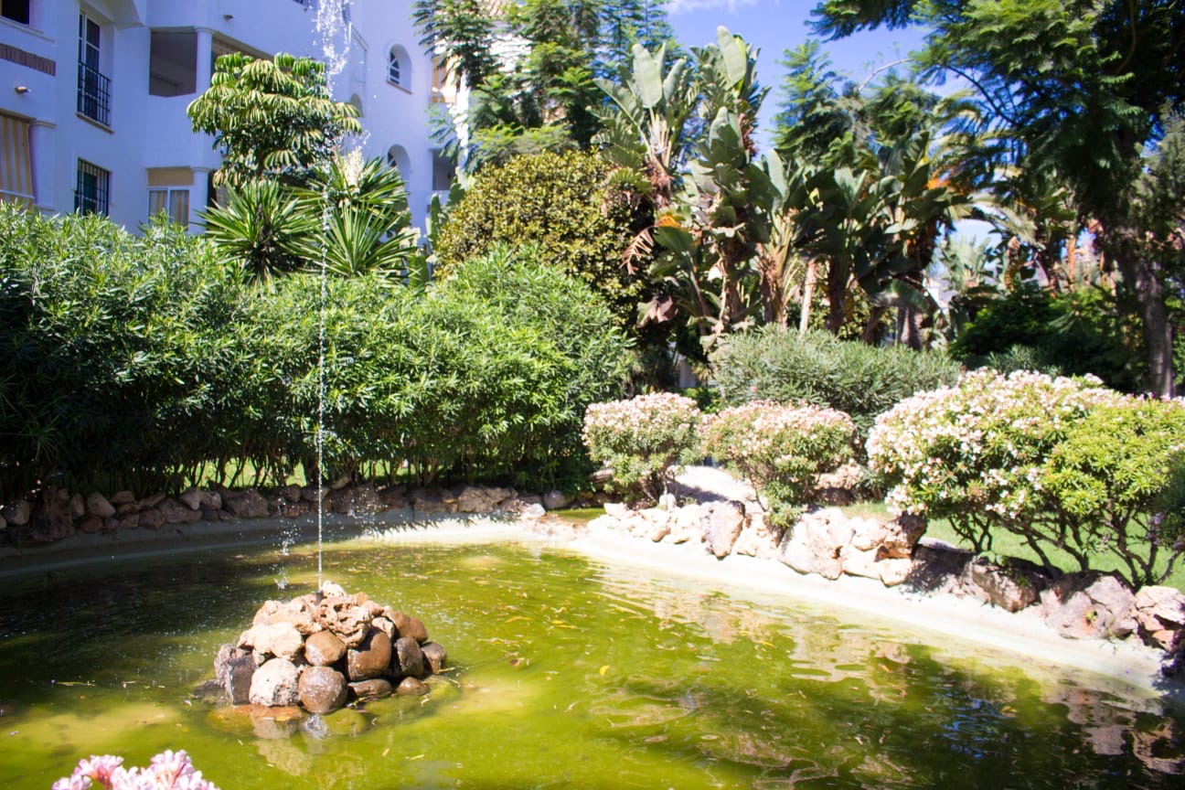 MEDIA TEMPORADA SE ALQUILA DESDE 1.9. 25-30.6.26  BONITO APARTAMENTO EN PLANTA BAJA A 150 METROS DE LA PLAYA EN BENALMADENA