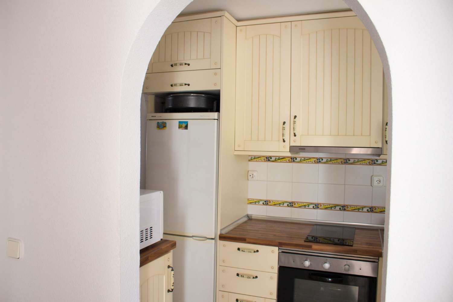 MEDIA TEMPORADA SE ALQUILA DESDE 1.9. 25-30.6.26  BONITO APARTAMENTO EN PLANTA BAJA A 150 METROS DE LA PLAYA EN BENALMADENA