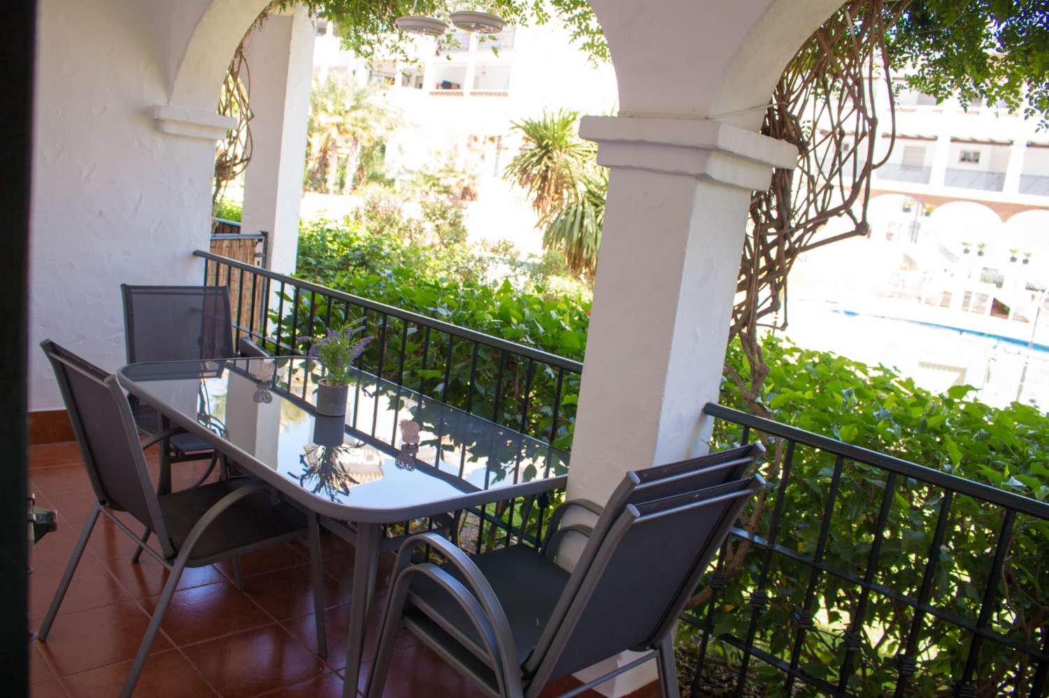 MEDIA TEMPORADA SE ALQUILA DESDE 1.9. 25-30.6.26  BONITO APARTAMENTO EN PLANTA BAJA A 150 METROS DE LA PLAYA EN BENALMADENA