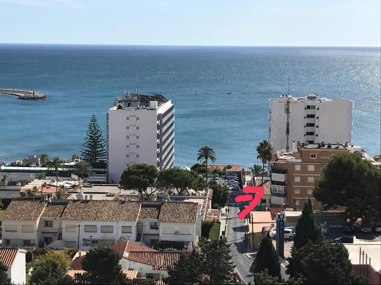 MIDDENSEIZOEN .TE HUUR VAN 1.9.25-30.6.26MOOI APPARTEMENT MET UITZICHT OP ZEE OP 50 METER VAN HET STRAND IN BENALMÁDENA