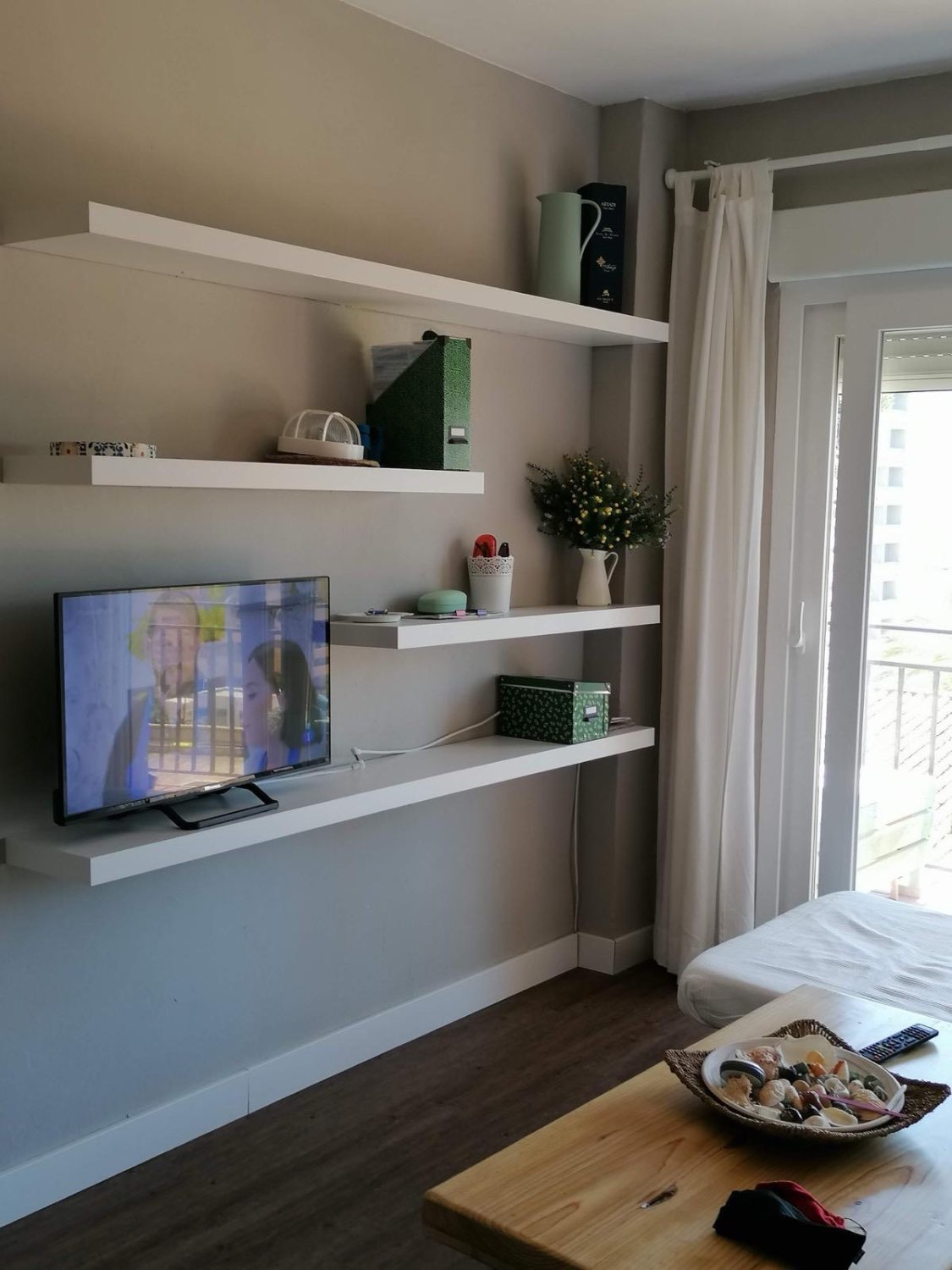 MIDDENSEIZOEN .TE HUUR VAN 1.9.25-30.6.26MOOI APPARTEMENT MET UITZICHT OP ZEE OP 50 METER VAN HET STRAND IN BENALMÁDENA