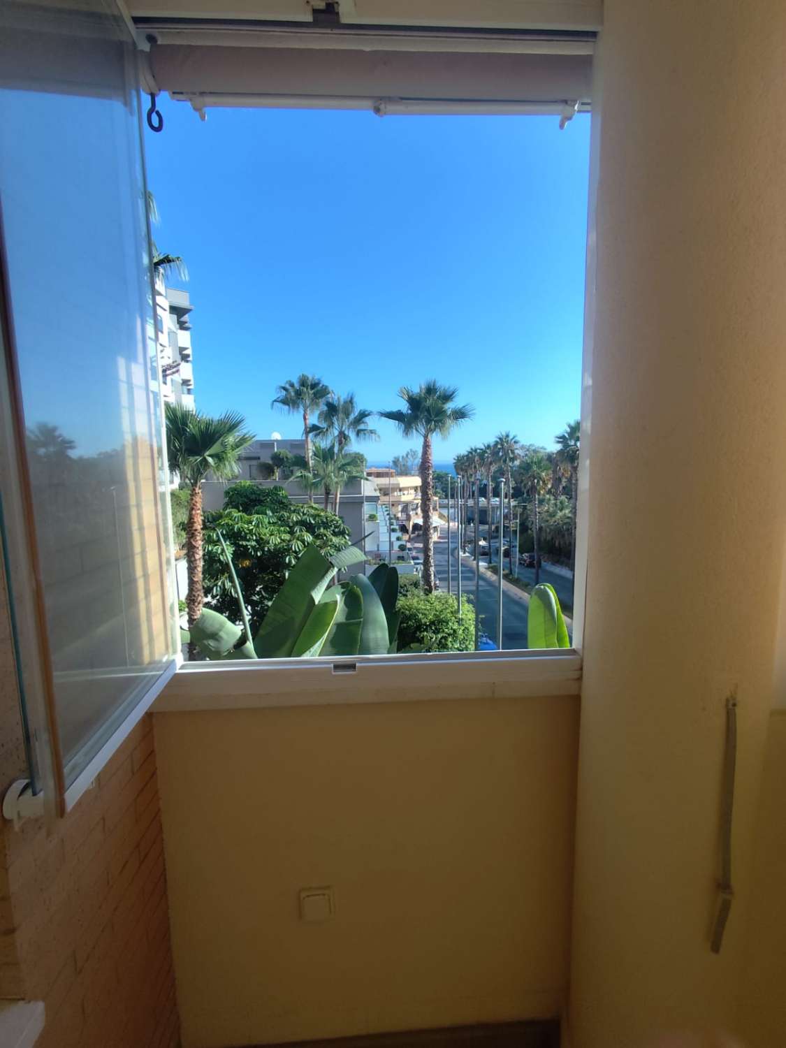 LANG SEIZOEN. MOOI APPARTEMENT TE HUUR IN BENALMÁDENA