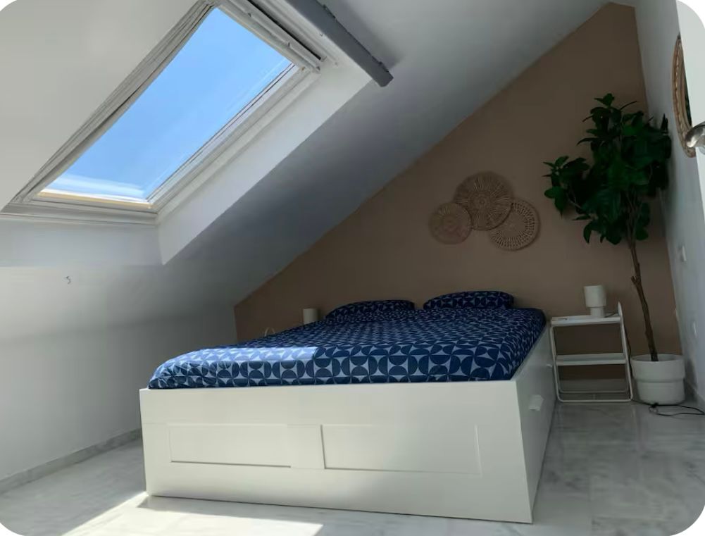 HALVTIDSUTHYRNING FRÅN 16.9.25-31.5.26 VACKER PARHUS VILLA MED HAVSUTSIKT I BENALMADENA