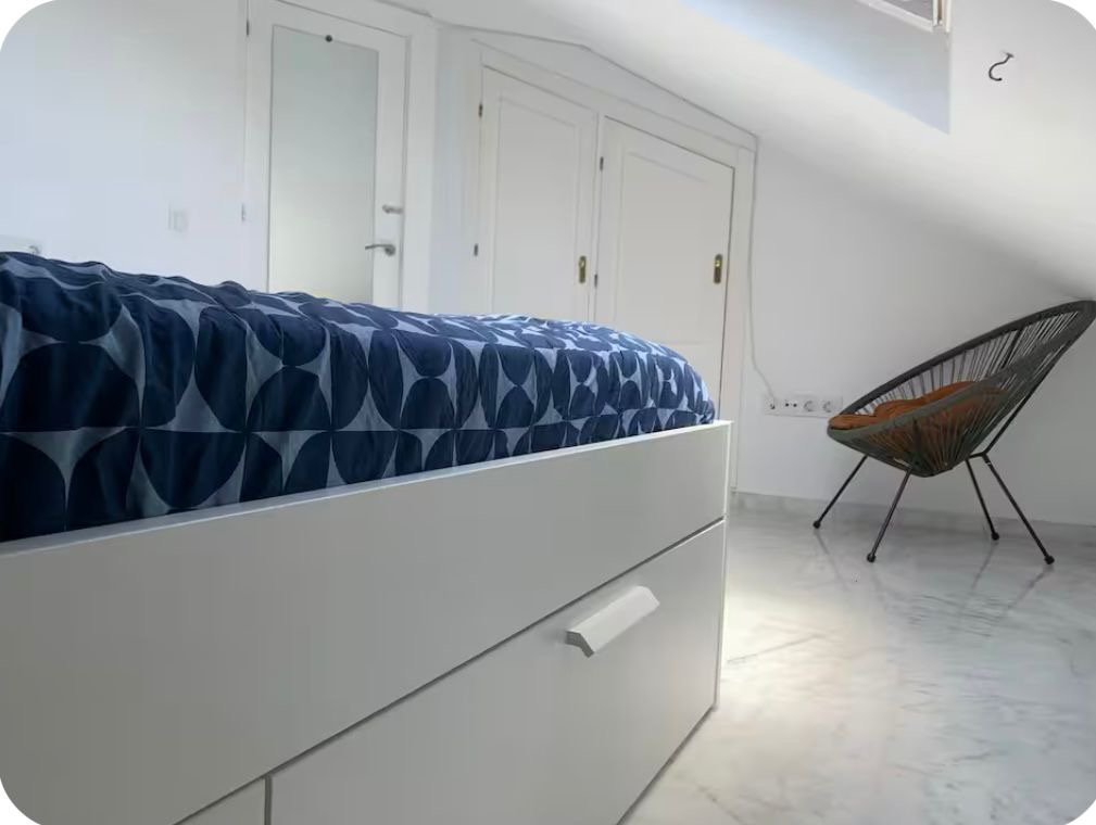 HALVTIDSUTHYRNING FRÅN 16.9.25-31.5.26 VACKER PARHUS VILLA MED HAVSUTSIKT I BENALMADENA