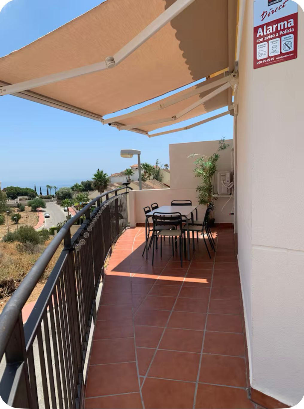 HALVTIDSUTHYRNING FRÅN 16.9.25-31.5.26 VACKER PARHUS VILLA MED HAVSUTSIKT I BENALMADENA