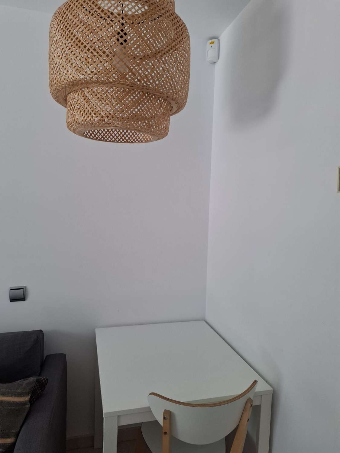 Se alquila MEDIA TEMPORADA del 15/9/25-30/6/2026  bonito apartamento en Benalmádena Costa a 150 metros de la playa
