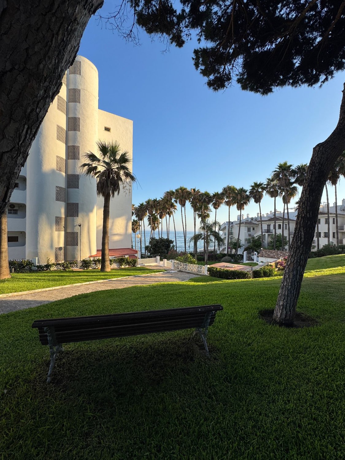 Fint studio med havutsikt til leie på lang sikt på 1st linje av stranden (Calahonda-området) Mijas
