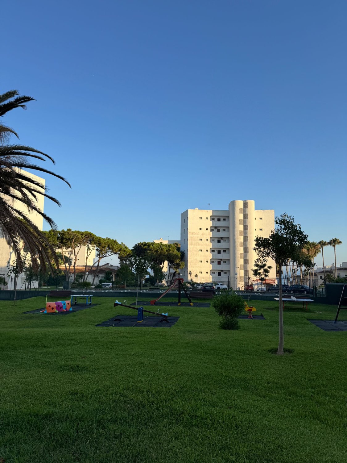 Fint studio med havutsikt til leie på lang sikt på 1st linje av stranden (Calahonda-området) Mijas