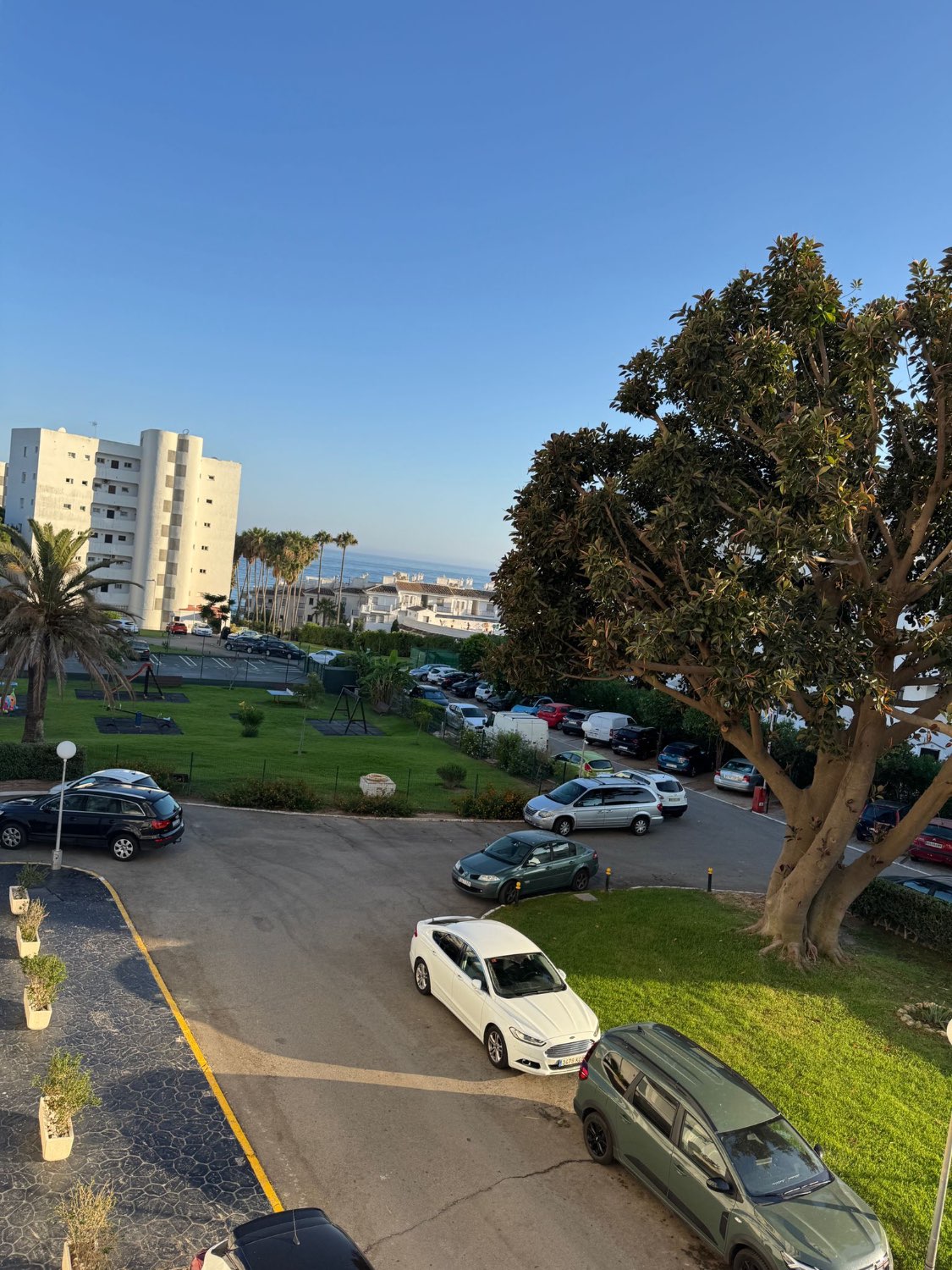 Fint studio med havutsikt til leie på lang sikt på 1st linje av stranden (Calahonda-området) Mijas
