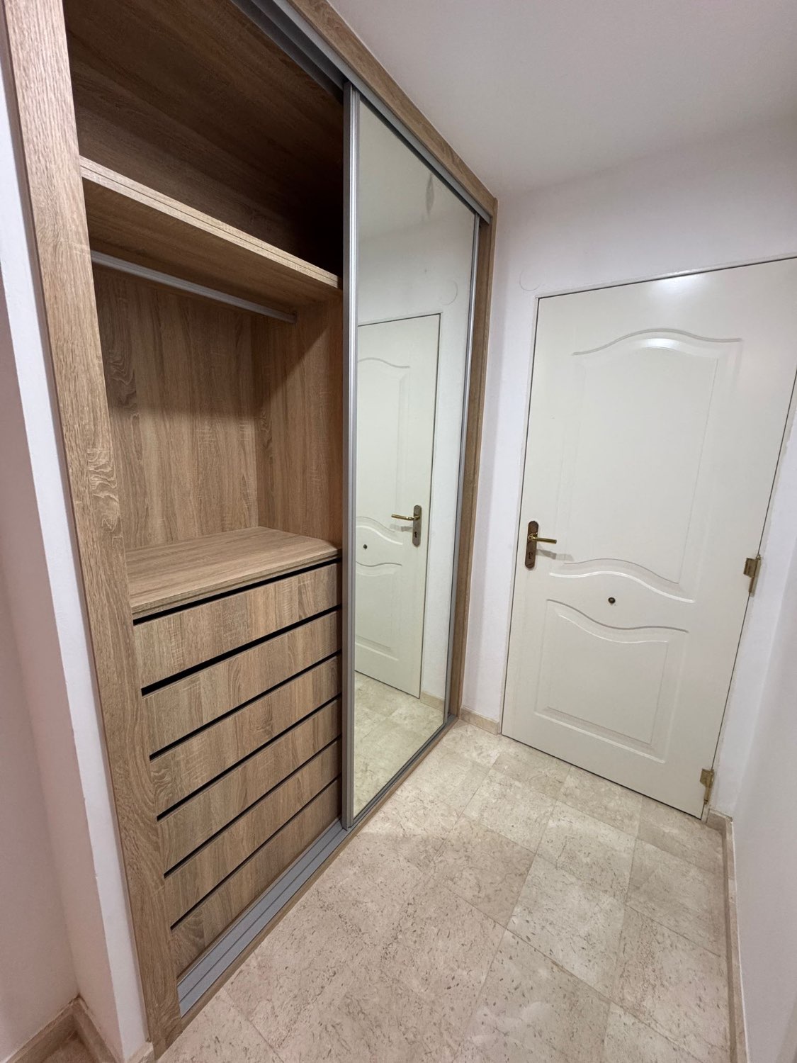 Fint studio med havutsikt til leie på lang sikt på 1st linje av stranden (Calahonda-området) Mijas