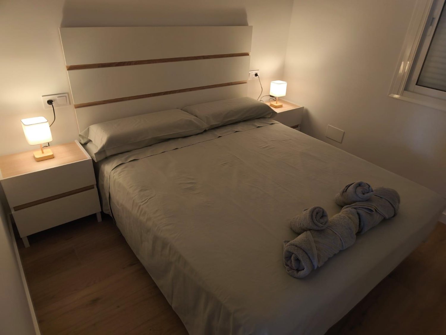 Midt i sesongen . Til leie fra 1.9.25-30.6.26 Fint hus i sentrum av Fuengirola
