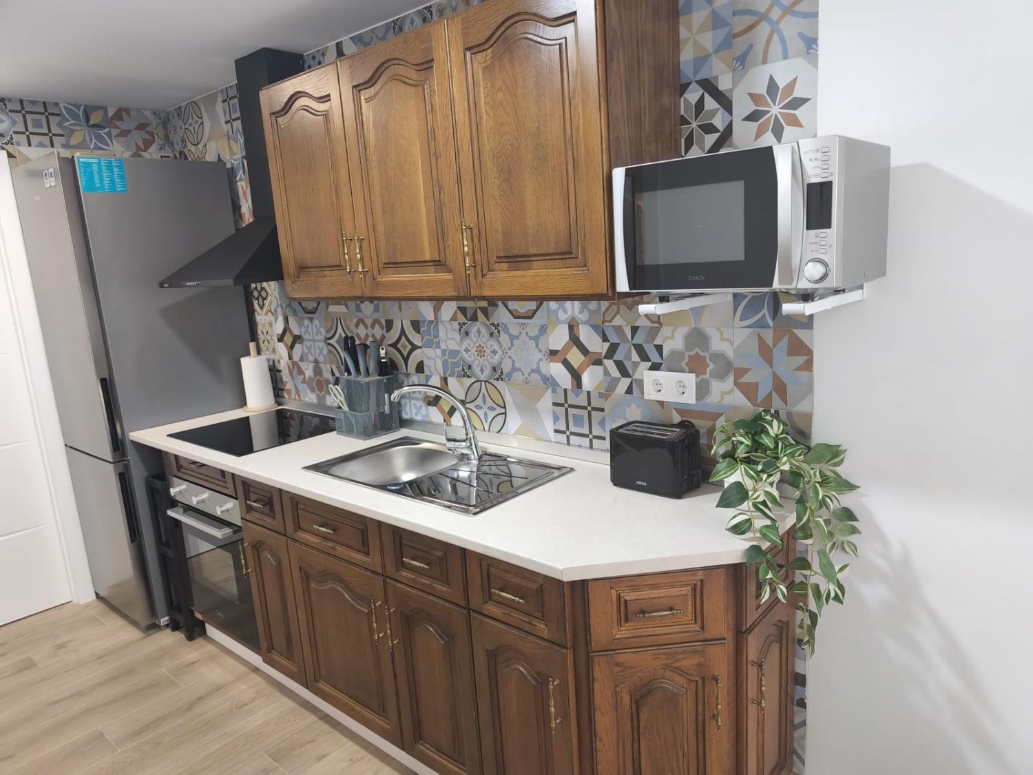 Midt i sesongen . Til leie fra 1.9.25-30.6.26 Fint hus i sentrum av Fuengirola