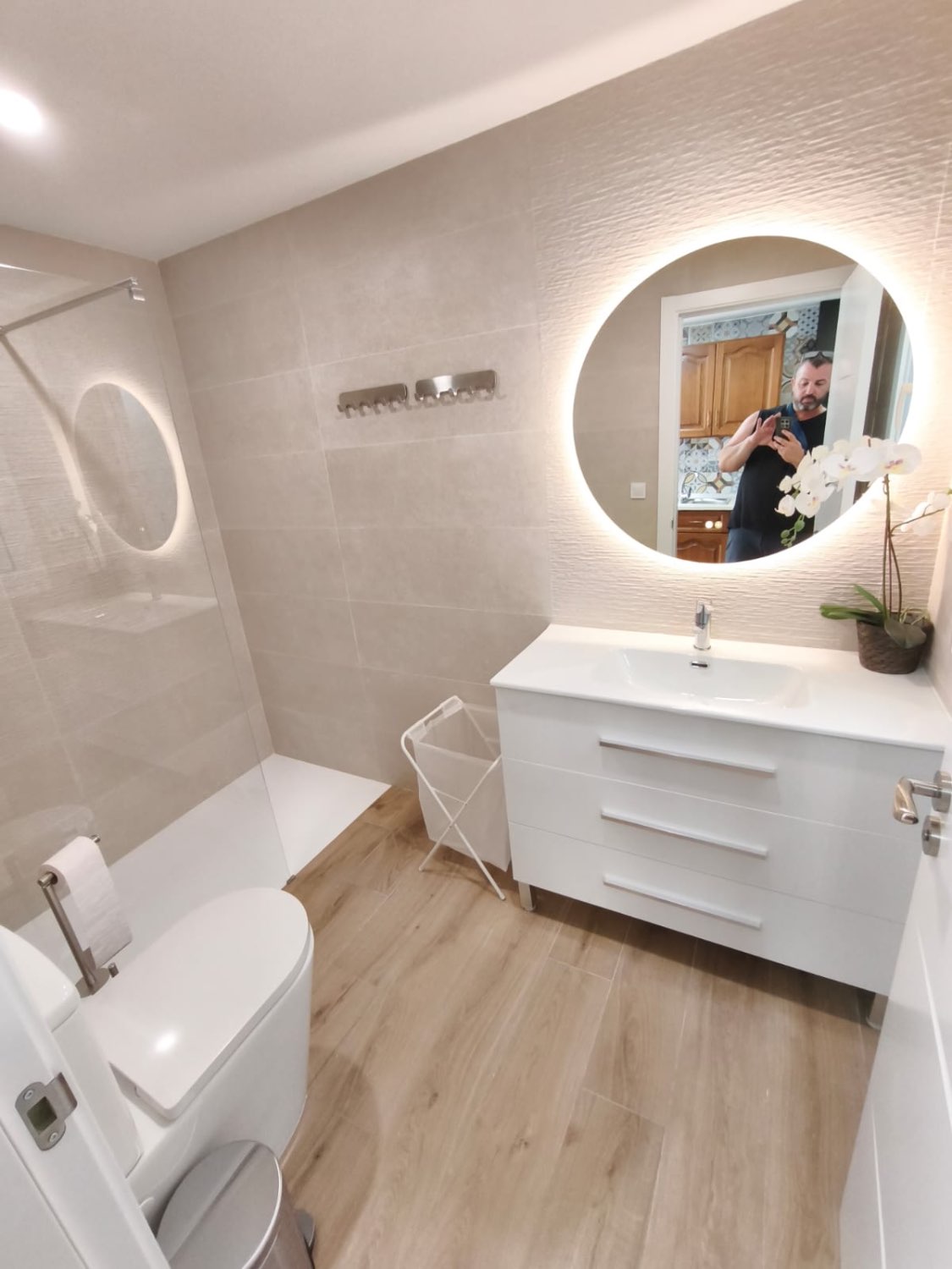 Midt i sesongen . Til leie fra 1.9.25-30.6.26 Fint hus i sentrum av Fuengirola
