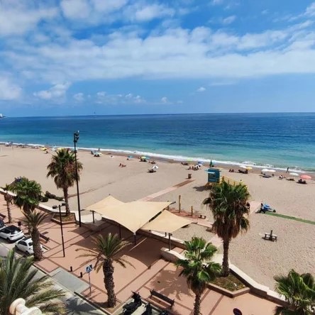 Mezza stagione. In affitto dal 1.9.25-30.6.26 bellissimo appartamento con vista sul mare sulla 1a linea nella zona di Carvajal (Fuengirola)