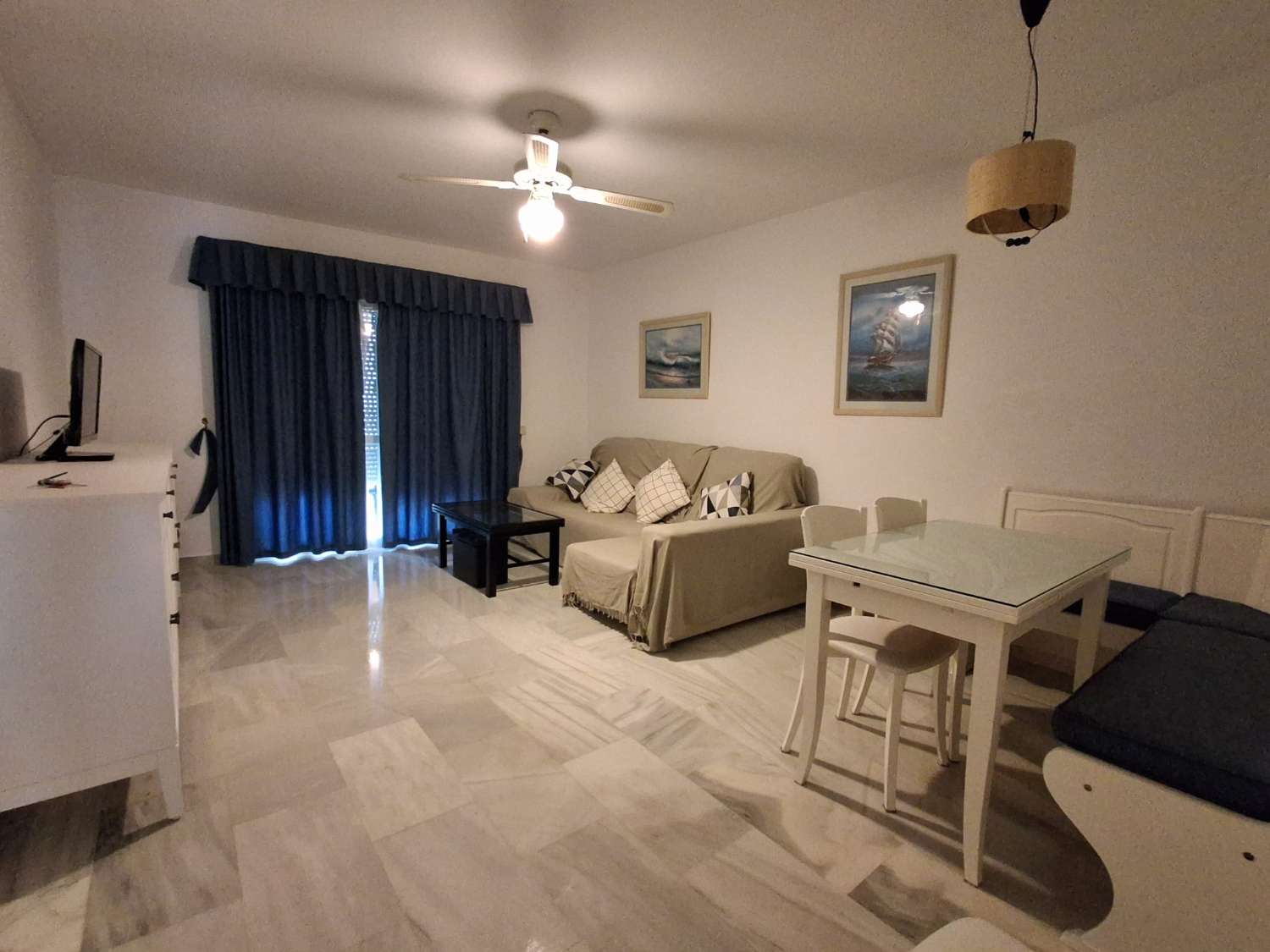 Media Temporada. Se alquila de 1.9.26-30.6.27 bonito apartamento con vistas al mar en 1ª linea  en zona Carvajal (Fuengirola)