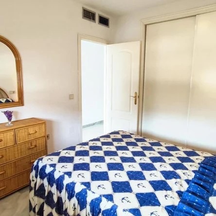 Mezza stagione. In affitto dal 1.9.25-30.6.26 bellissimo appartamento con vista sul mare sulla 1a linea nella zona di Carvajal (Fuengirola)