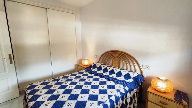 Mezza stagione. In affitto dal 1.9.25-30.6.26 bellissimo appartamento con vista sul mare sulla 1a linea nella zona di Carvajal (Fuengirola)