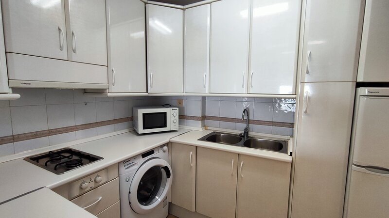 Mezza stagione. In affitto dal 1.9.25-30.6.26 bellissimo appartamento con vista sul mare sulla 1a linea nella zona di Carvajal (Fuengirola)