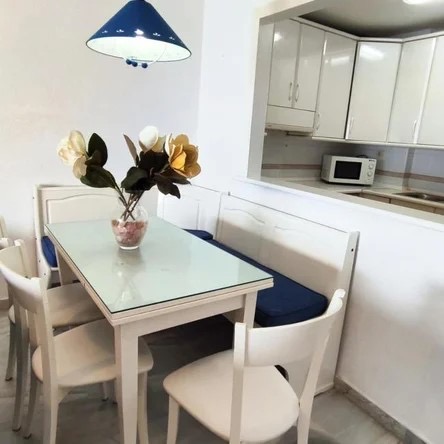 Mezza stagione. In affitto dal 1.9.25-30.6.26 bellissimo appartamento con vista sul mare sulla 1a linea nella zona di Carvajal (Fuengirola)