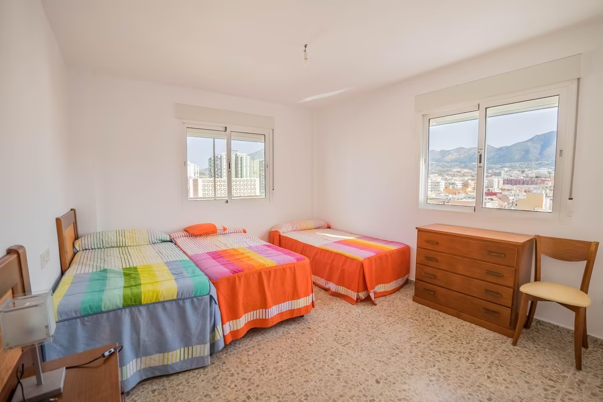SE VENDE PISO CON VISTAS AL MAR  EN 2ª LINEA  DE PLAYA EN LOS BOLICHES (FUENGIROLA)