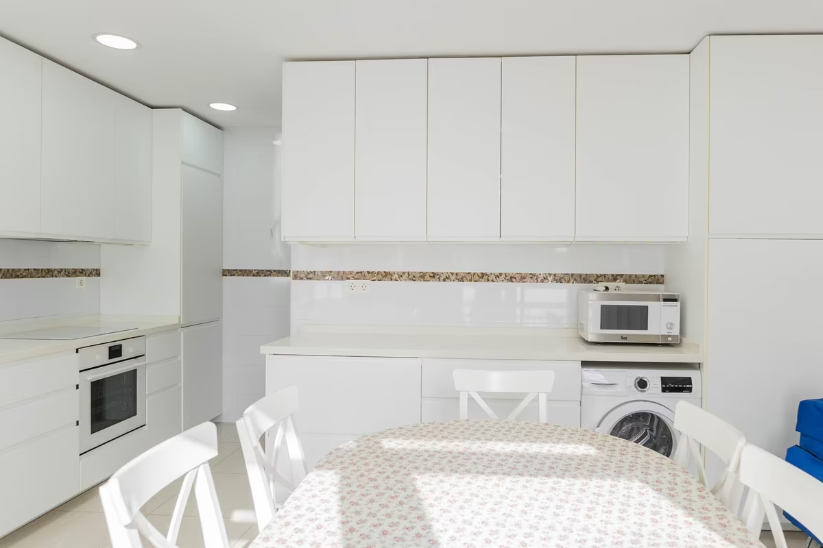 SE VENDE PISO CON VISTAS AL MAR  EN 2ª LINEA  DE PLAYA EN LOS BOLICHES (FUENGIROLA)