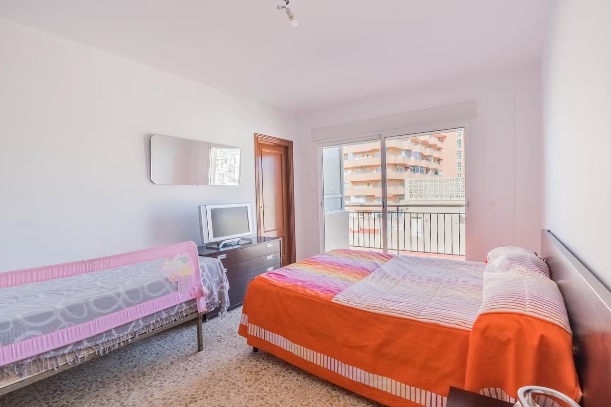 SE VENDE PISO CON VISTAS AL MAR  EN 2ª LINEA  DE PLAYA EN LOS BOLICHES (FUENGIROLA)