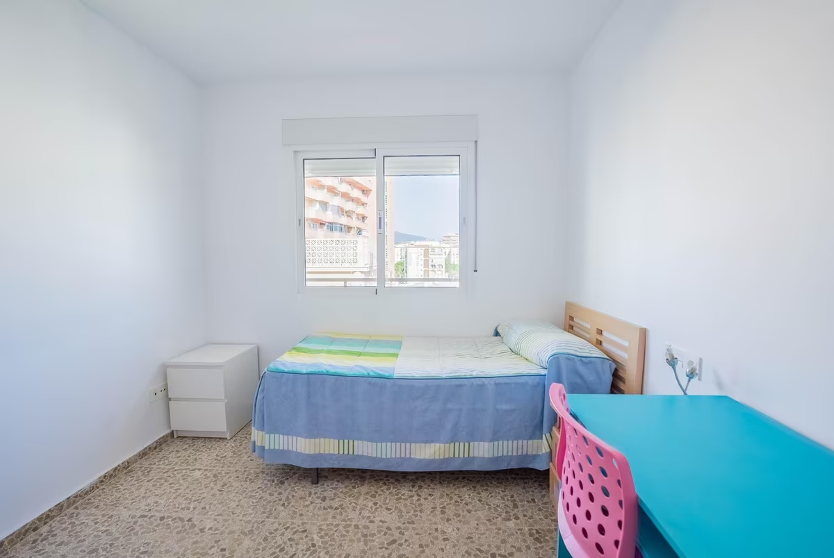 SE VENDE PISO CON VISTAS AL MAR  EN 2ª LINEA  DE PLAYA EN LOS BOLICHES (FUENGIROLA)