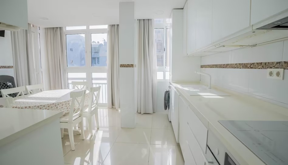 SE VENDE PISO CON VISTAS AL MAR  EN 2ª LINEA  DE PLAYA EN LOS BOLICHES (FUENGIROLA)