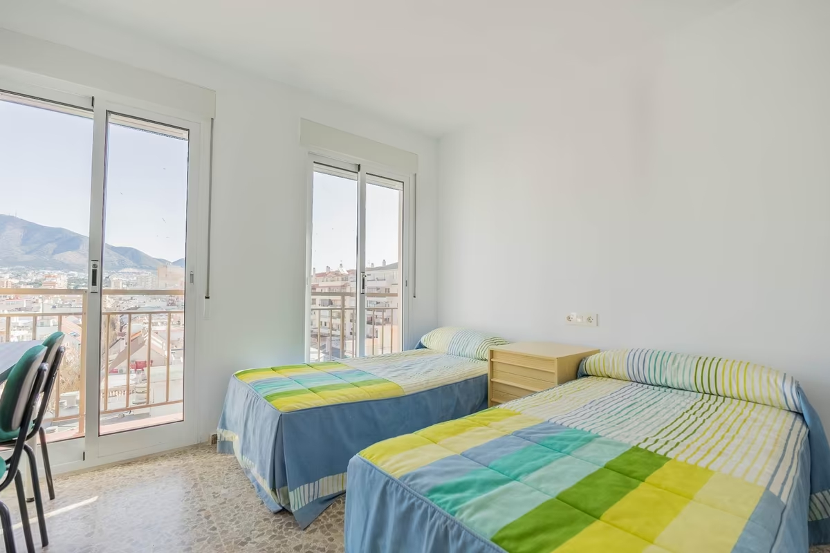 SE VENDE PISO CON VISTAS AL MAR  EN 2ª LINEA  DE PLAYA EN LOS BOLICHES (FUENGIROLA)
