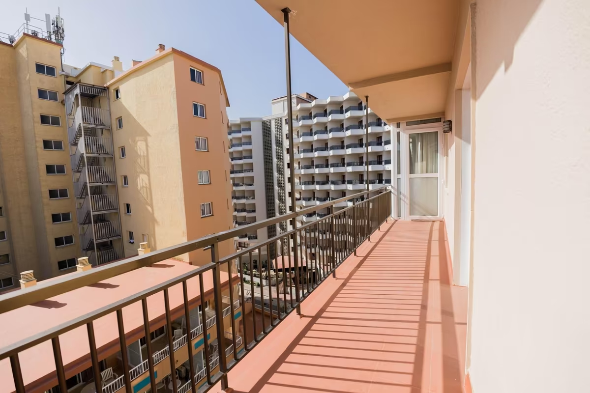 SE VENDE PISO CON VISTAS AL MAR  EN 2ª LINEA  DE PLAYA EN LOS BOLICHES (FUENGIROLA)