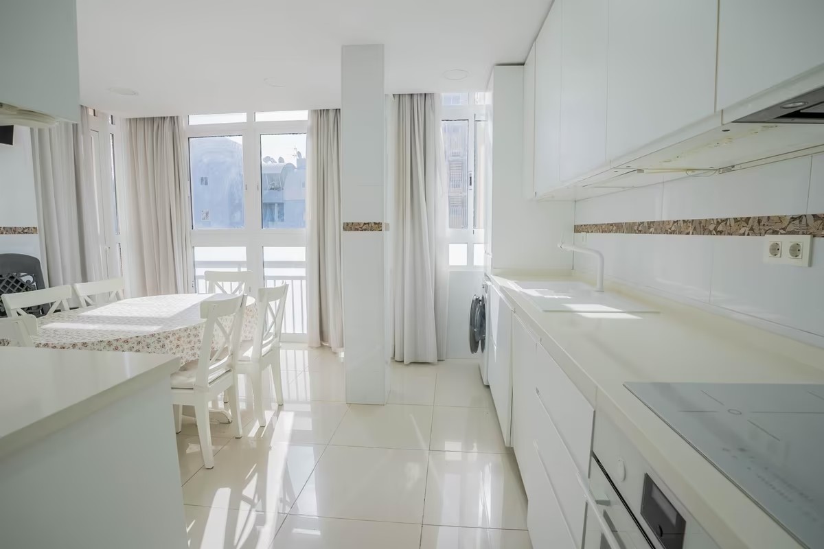 SE VENDE PISO CON VISTAS AL MAR  EN 2ª LINEA  DE PLAYA EN LOS BOLICHES (FUENGIROLA)
