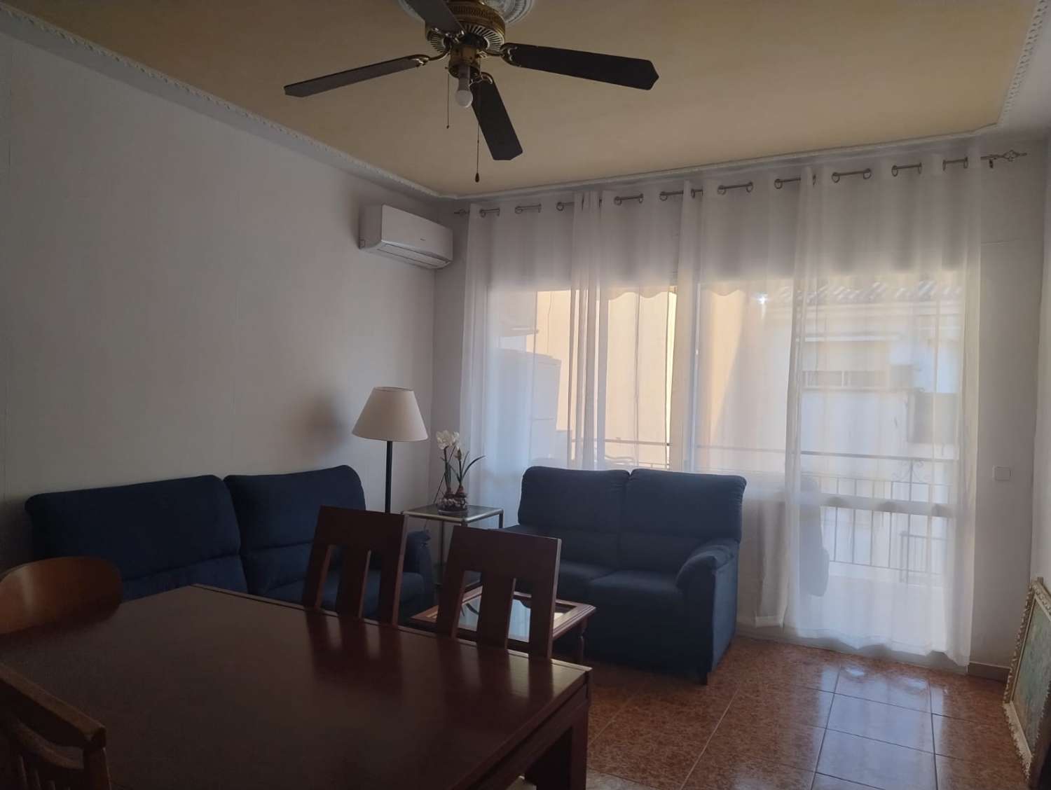 MEDIA TEMPORADA . SE ALQUILA DESDE 1.9.25-30.6.26 APARTAMENTO EN CENTRO DE FUENGIROLA