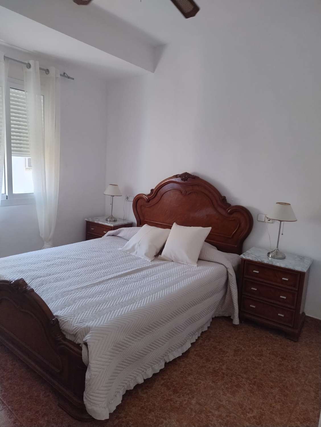 MEDIA TEMPORADA . SE ALQUILA DESDE 1.9.25-30.6.26 APARTAMENTO EN CENTRO DE FUENGIROLA